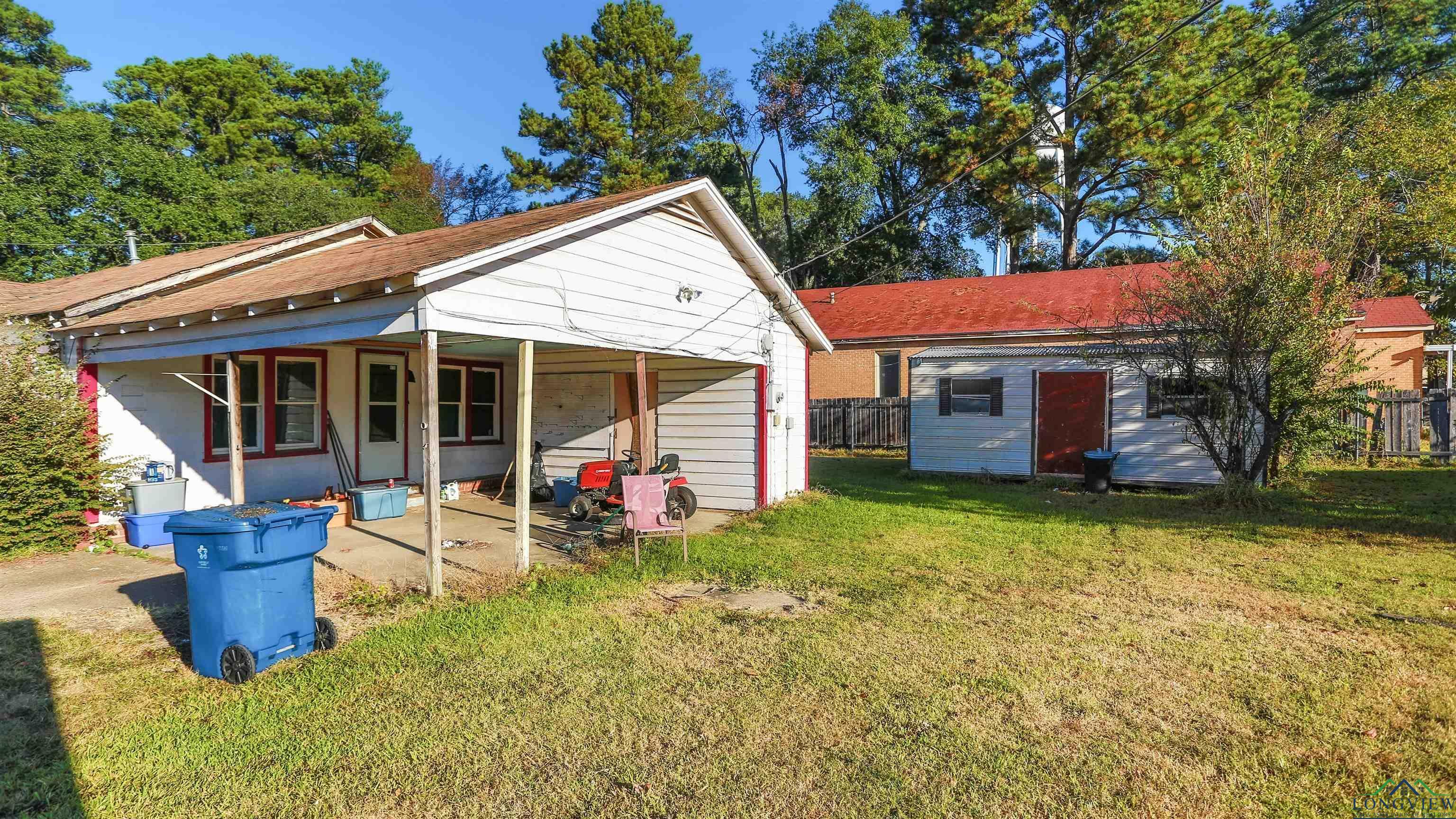 Property Photo:  180 S Hearne  TX 75692 