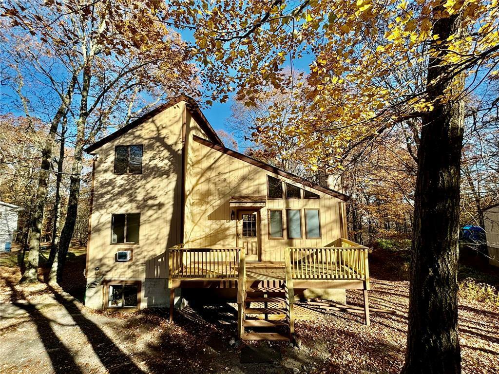 Property Photo:  4340 Pine Ridge Drive  PA 18324 