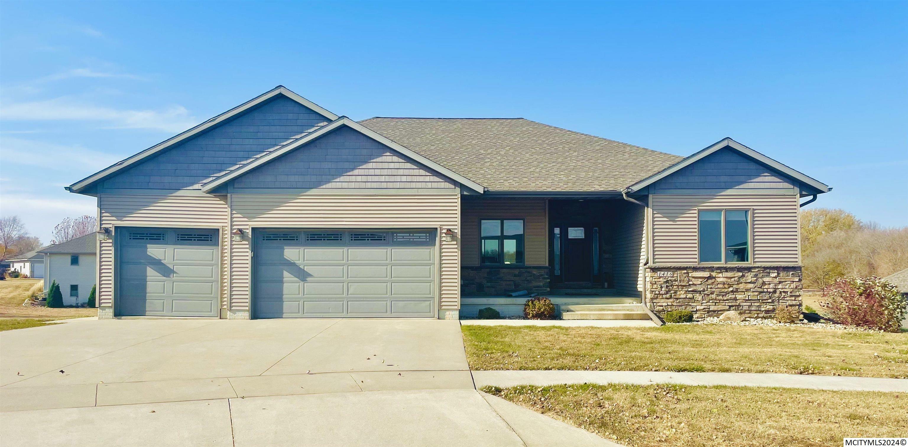 Property Photo:  1416 Amber Ct  IA 50401 