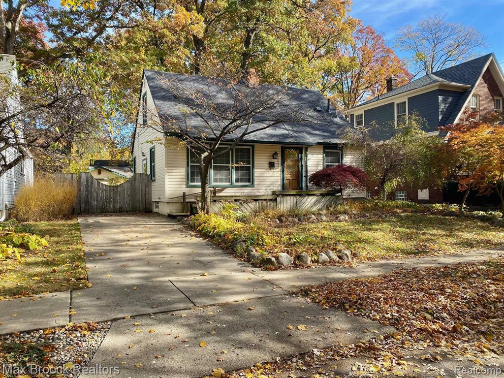 Property Photo:  1022 N Maple Avenue  MI 48067 1220 