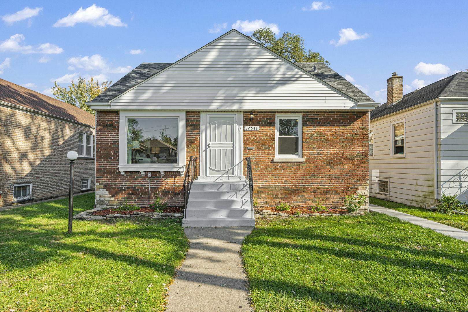 Property Photo:  12547 S Emerald Avenue  IL 60628 