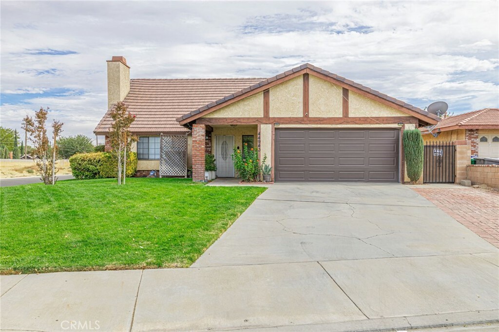 44940 Laszlo Street  Lancaster CA 93534 photo