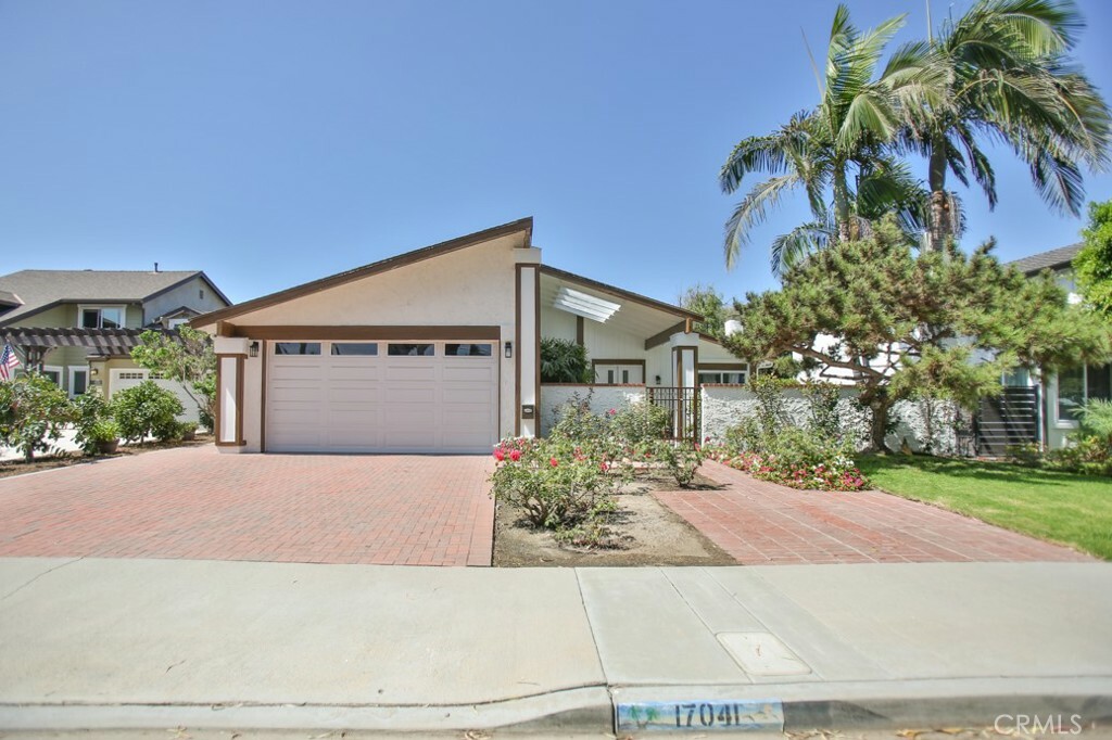 Property Photo:  17041 Malta Circle  CA 92649 