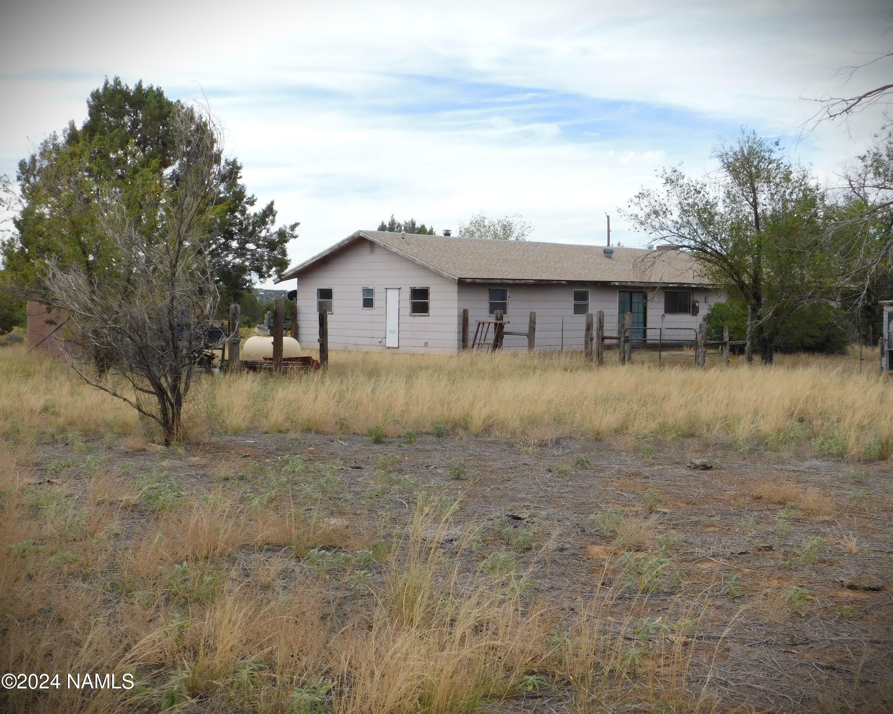 Property Photo:  817 W Highland Street  AZ 86320 