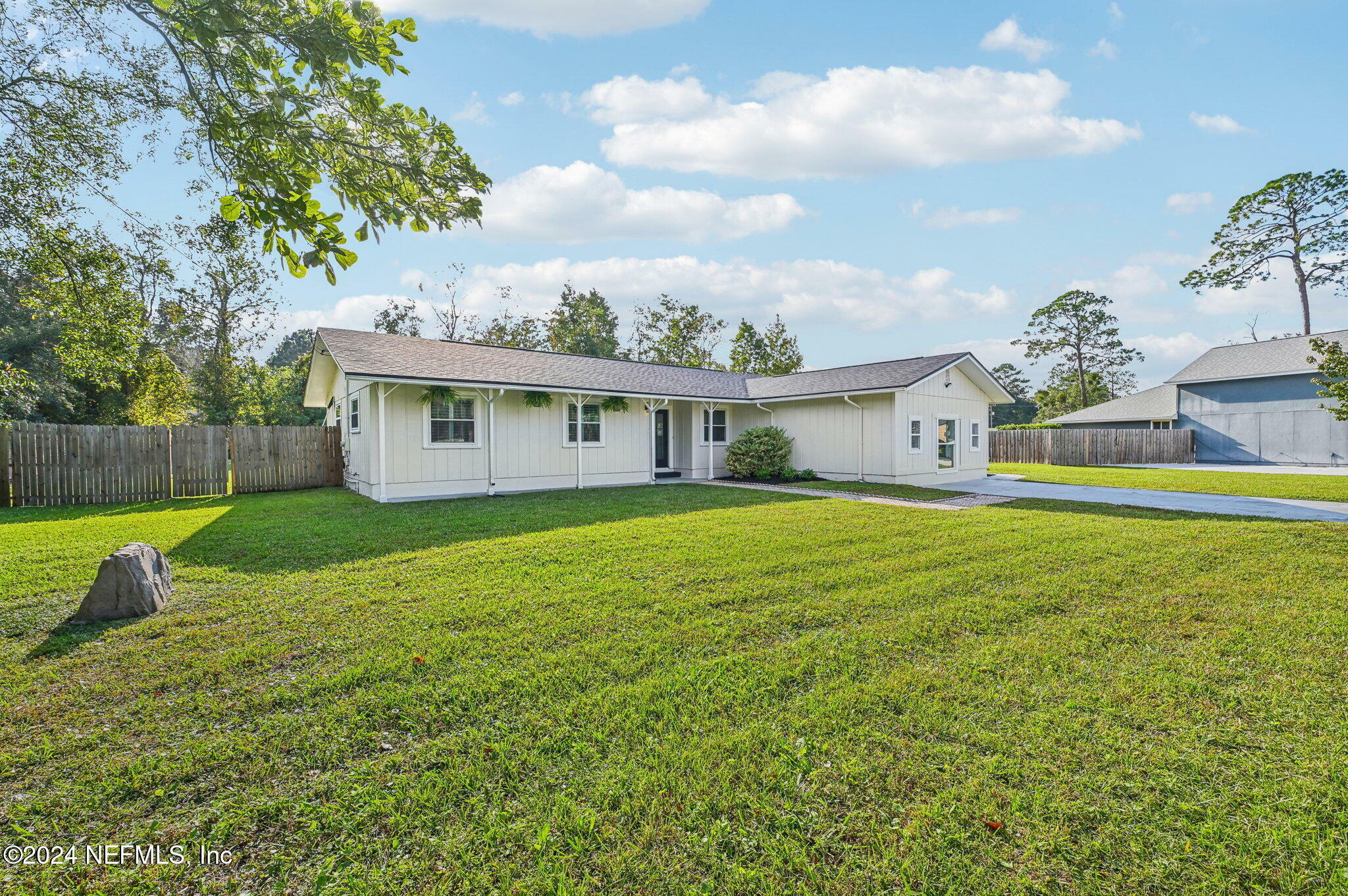 Property Photo:  1369 Riviera Drive  FL 32043 