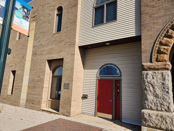 Property Photo: 212 N Broadway Avenue B4 MN 56007