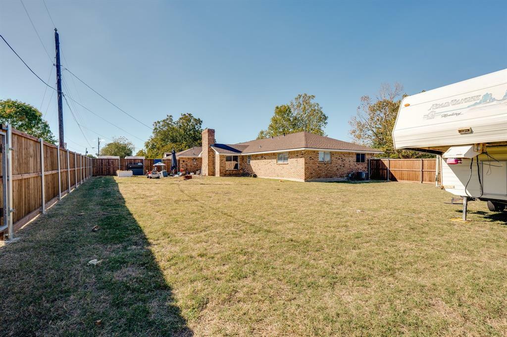 Property Photo:  101 Hillcrest Street  TX 76065 