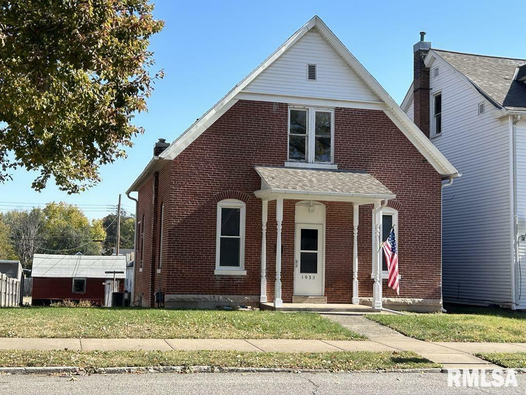 Property Photo:  1035 S 12th Street  IL 62301 