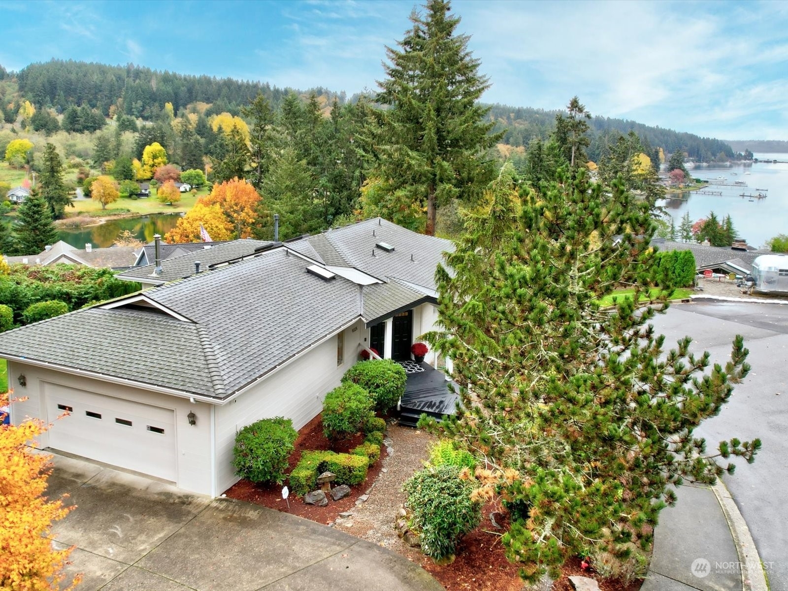 Property Photo:  9325 Goodman Avenue  WA 98332 