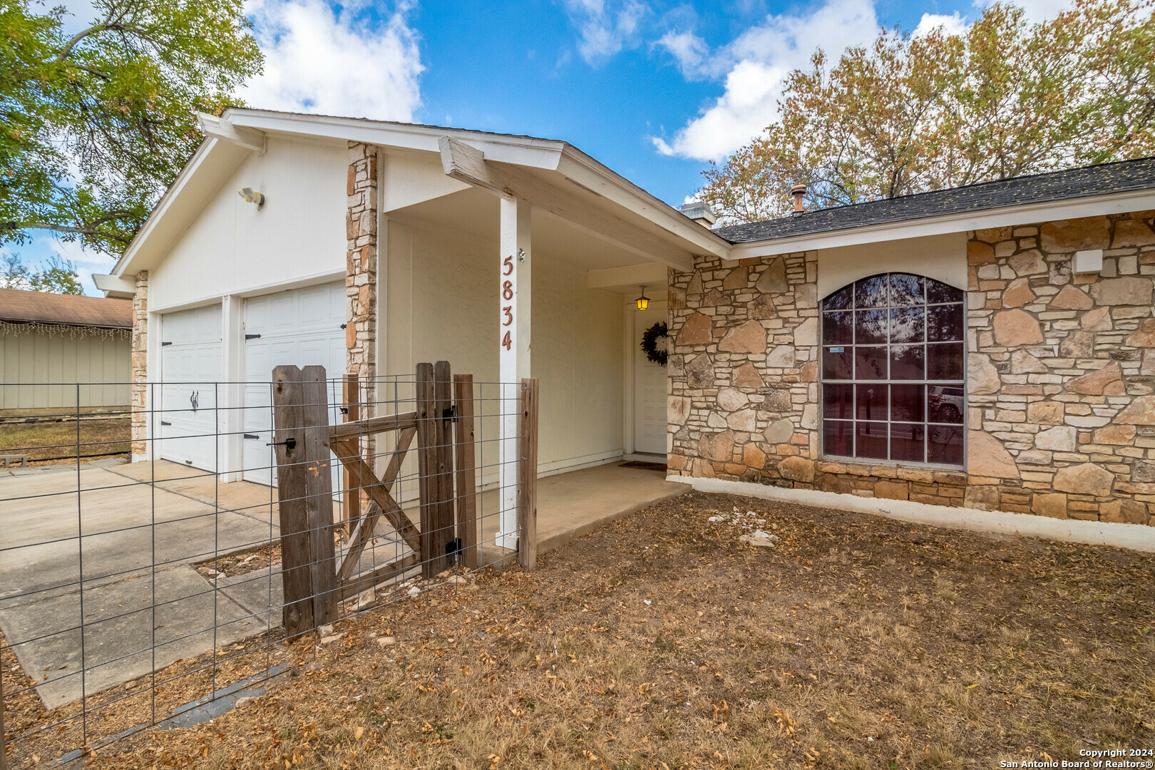 Property Photo:  5834 Les Harrison Dr.  TX 78250 