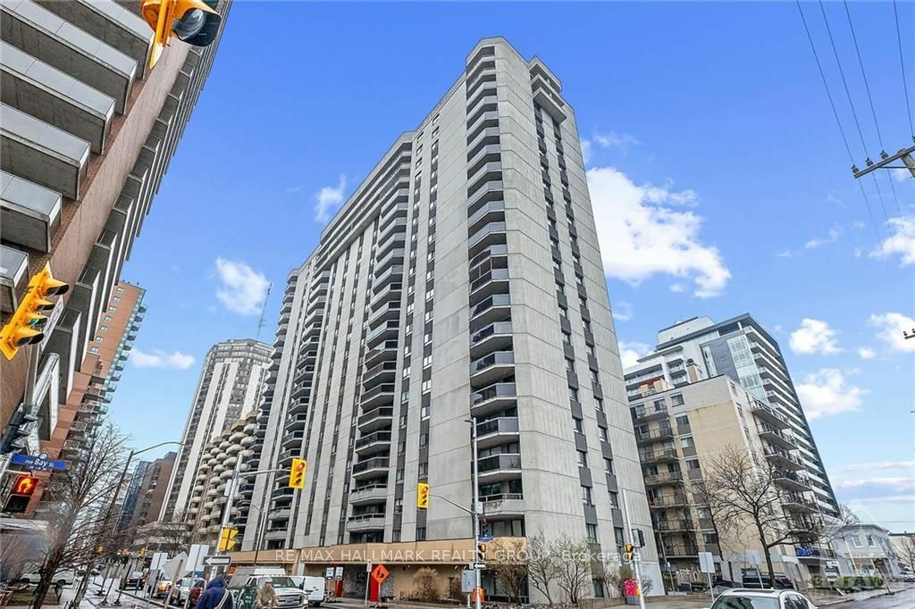 Photo de la propriété:  470 Laurier Ave W 1703  ON K1R 7W9 