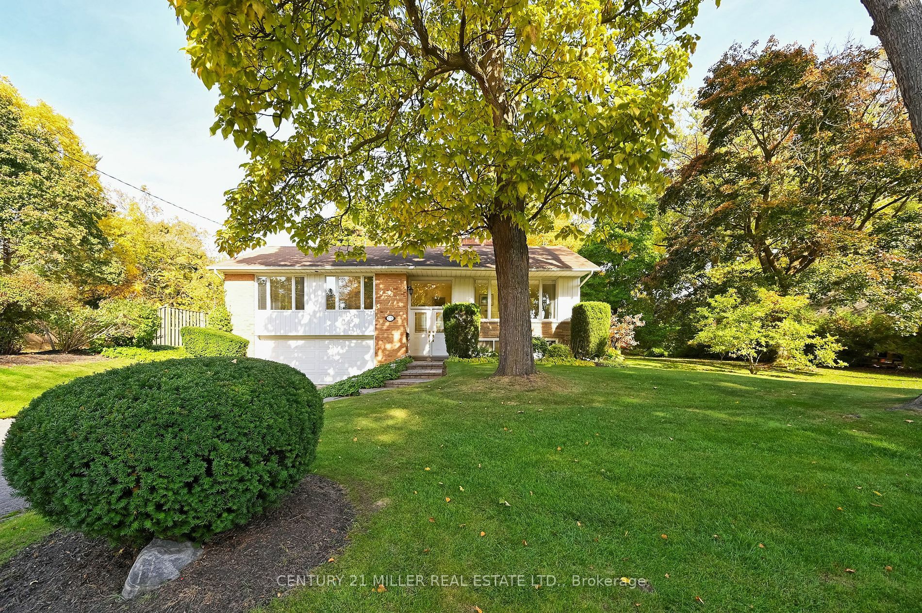 Property Photo:  257 Wedgewood Dr  ON L6J 4R6 