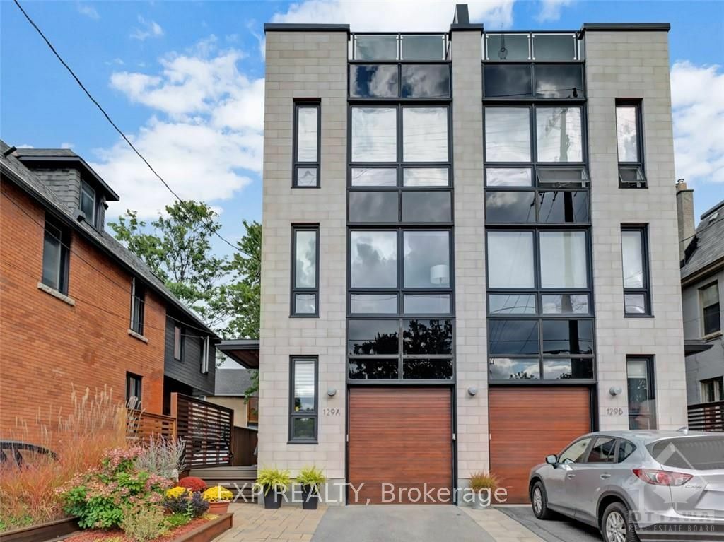 Property Photo:  129A Cartier St  ON K2P 1K6 