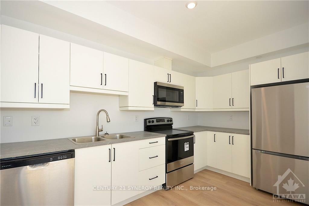Property Photo:  7 Maple Avenue 306  ON K7A 1Z4 