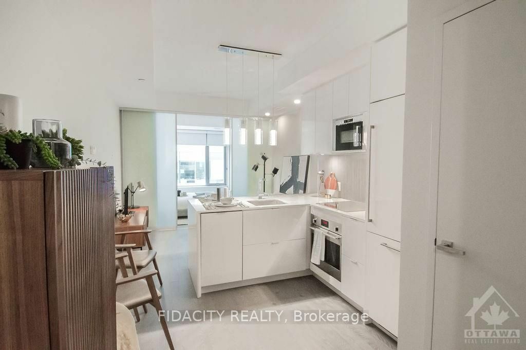 Property Photo:  101 Queen St 1402  ON K1P 0B7 