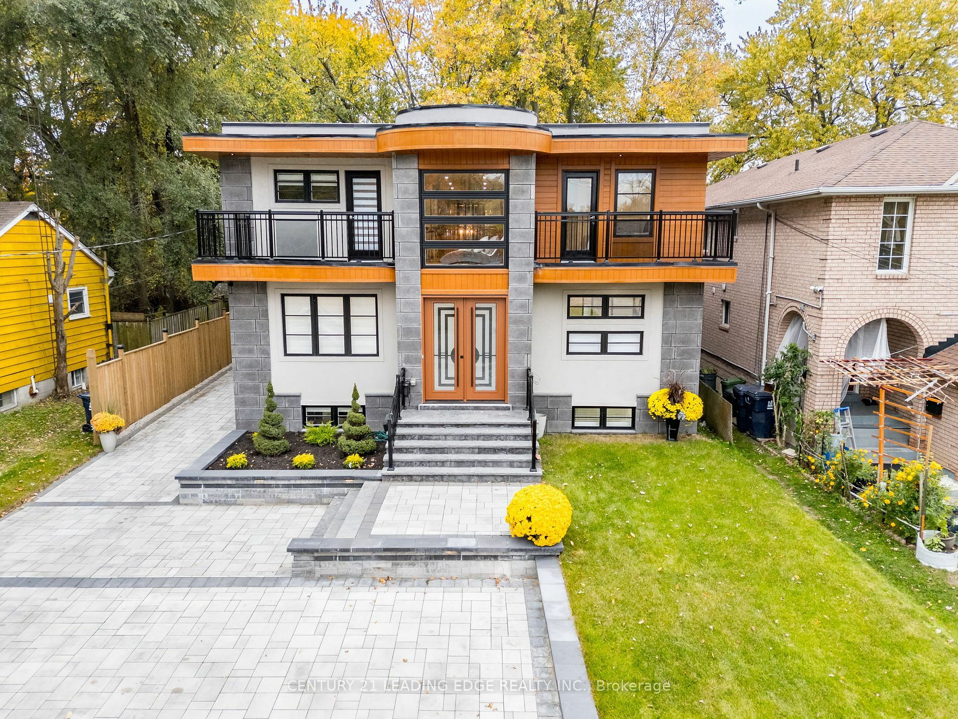 Photo de la propriété:  134 Manse Rd  ON M1E 3V1 