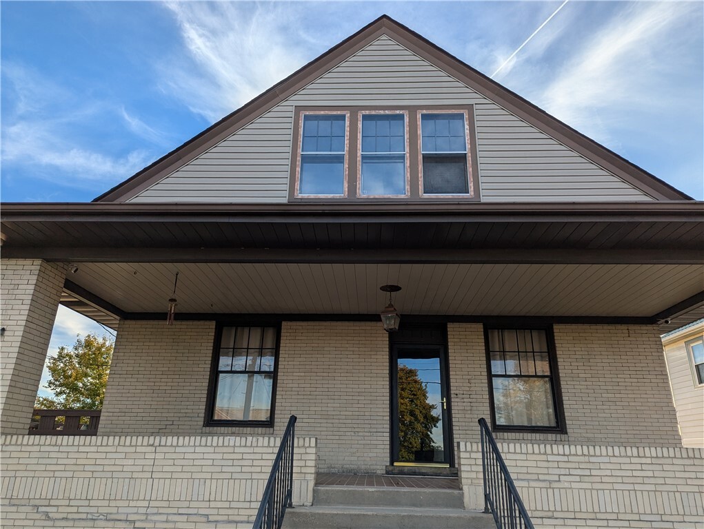 Property Photo: 150 Lenox St PA 15401