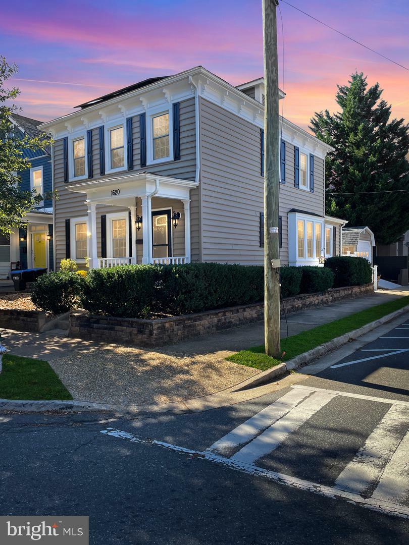 Property Photo:  1620 Caroline Street  VA 22401 