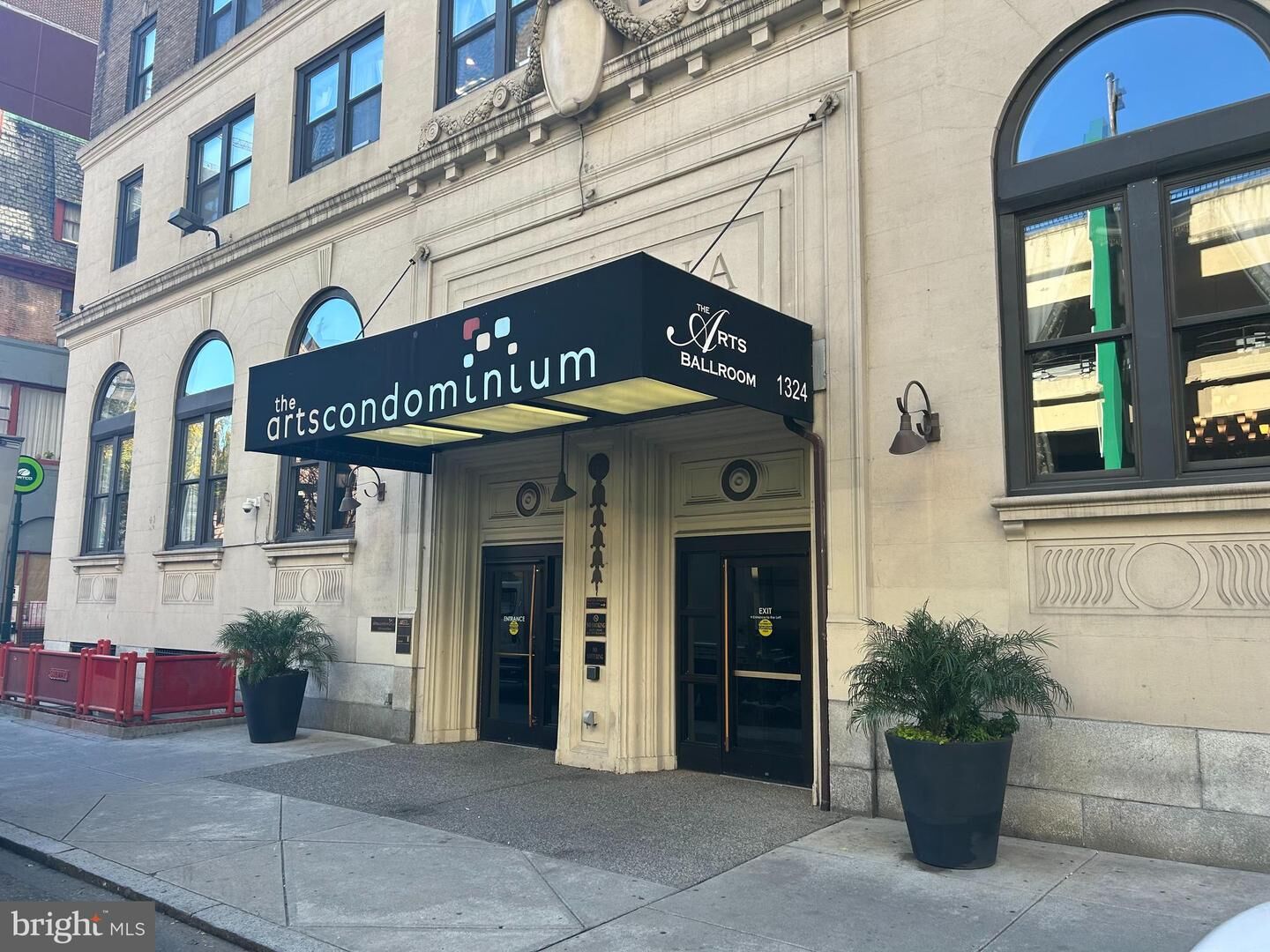 Property Photo: 1324 Locust Street 412 PA 19107