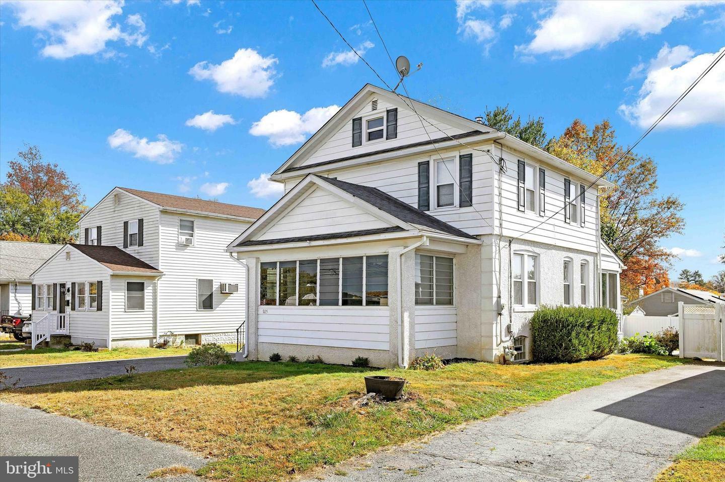 Property Photo:  925 Galbraith Avenue  PA 19061 