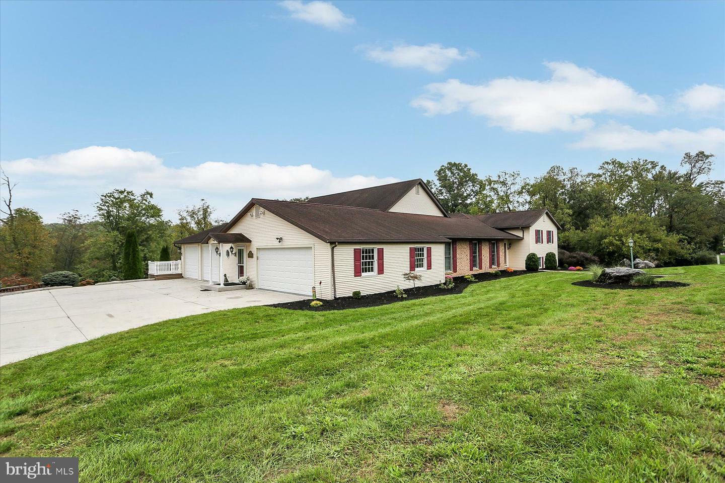 Property Photo:  211 Shatto Drive  PA 17013 