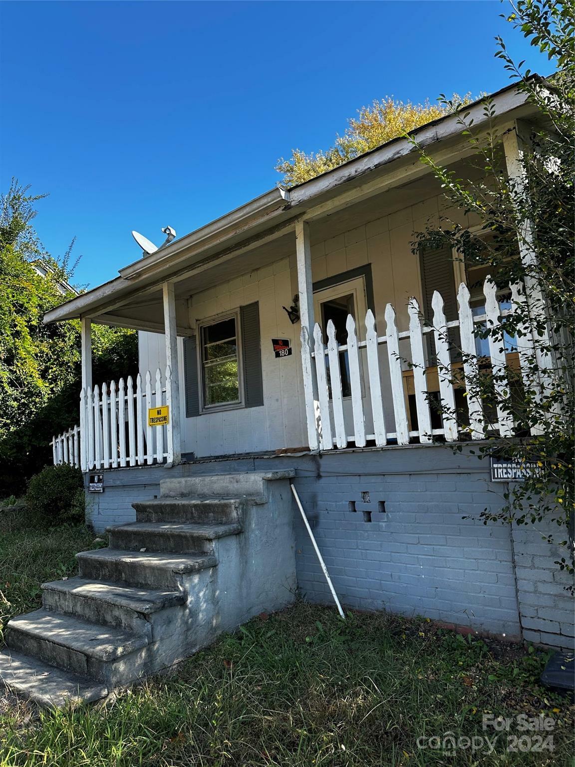 Property Photo:  180 Church Street  NC 28752 