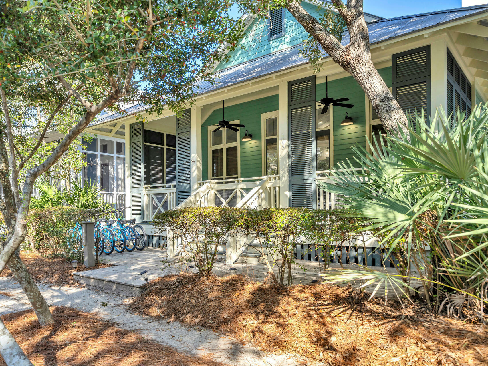 Property Photo: 147 Silver Laurel Way FL 32459