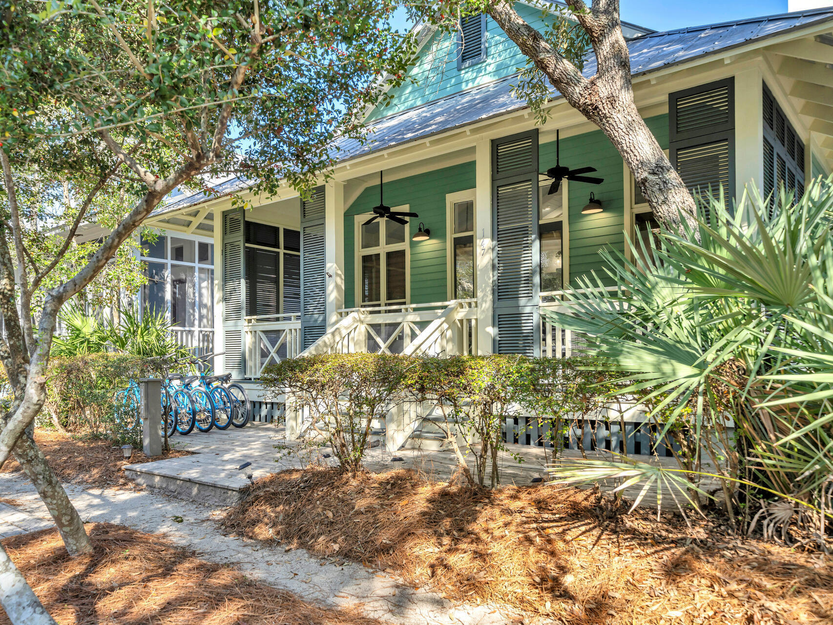 Property Photo: 147 Silver Laurel Way FL 32459