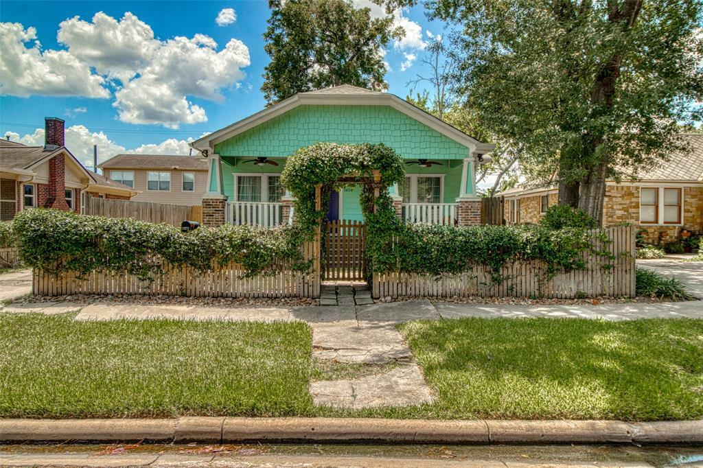 Property Photo:  1454 Munger Street  TX 77023 