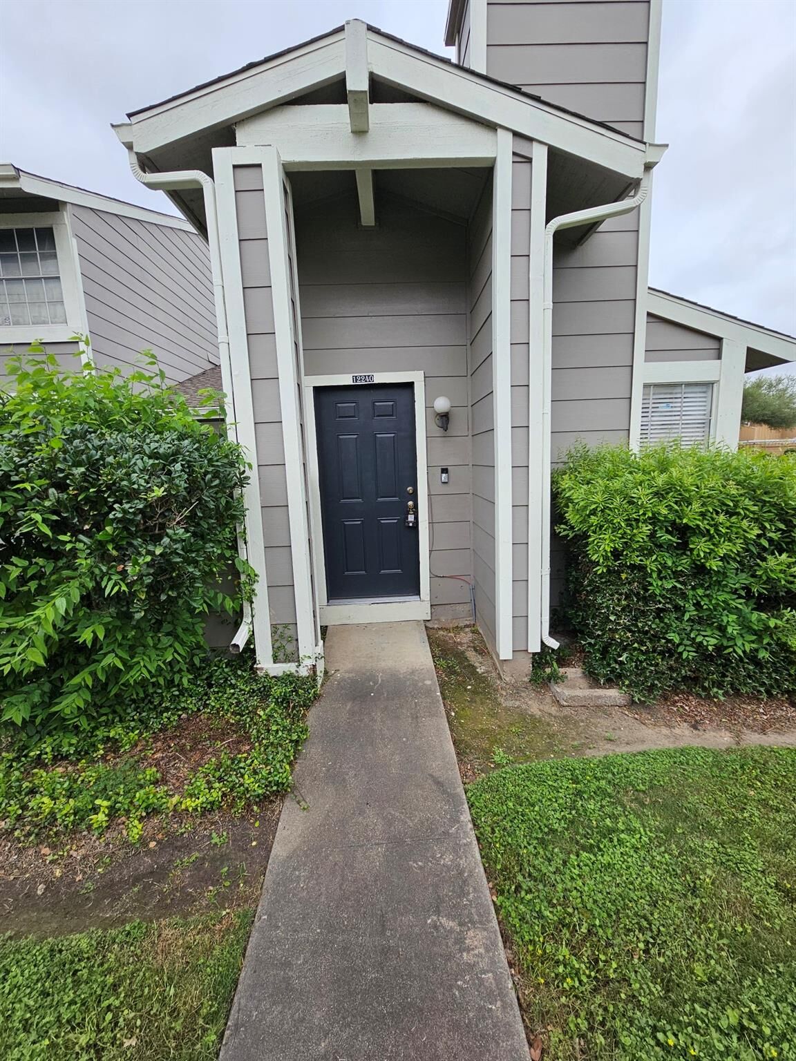 Property Photo:  12240 Bob White Drive 122  TX 77035 