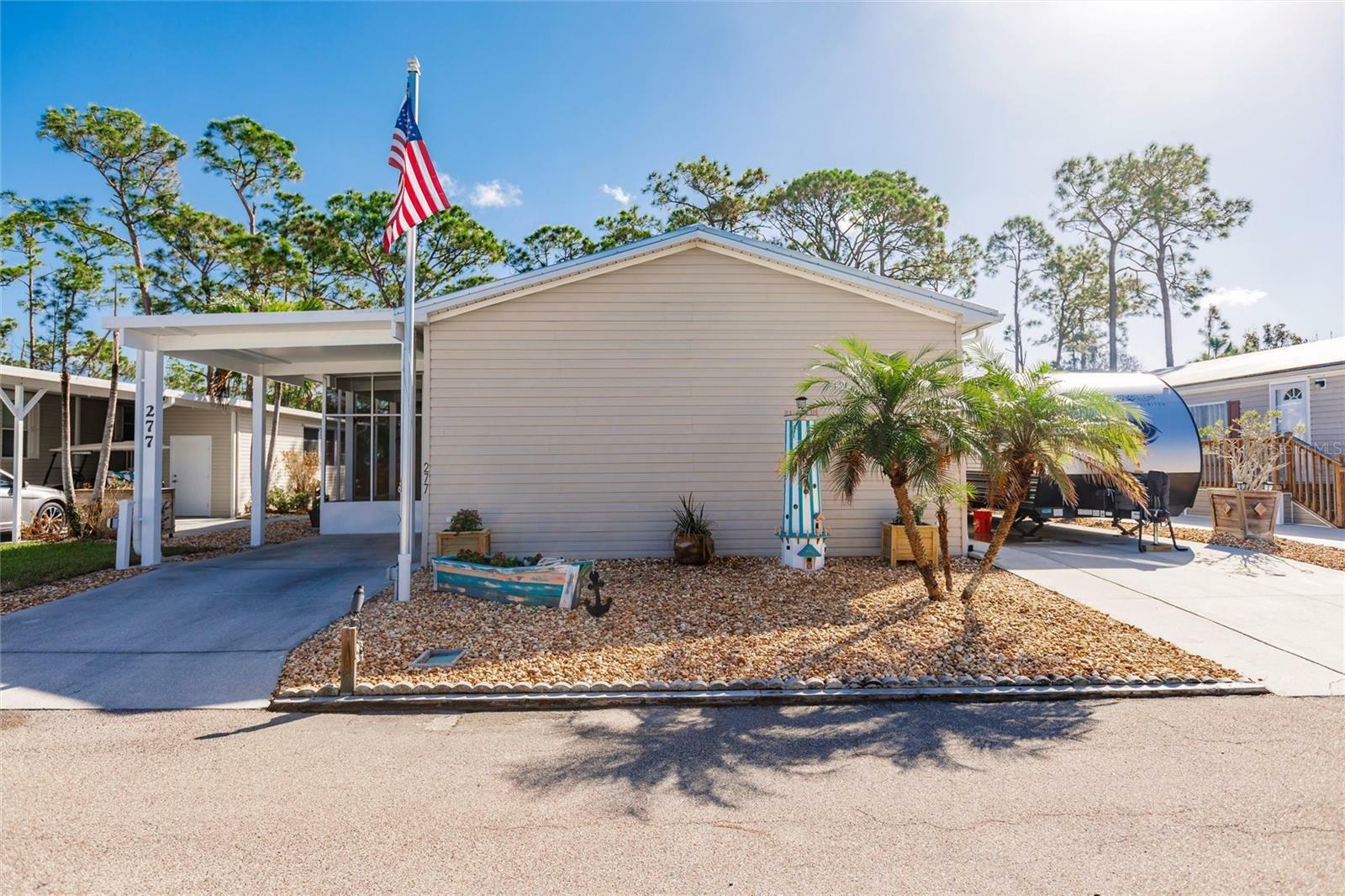 Property Photo:  277 E Manatee Loop  FL 33950 