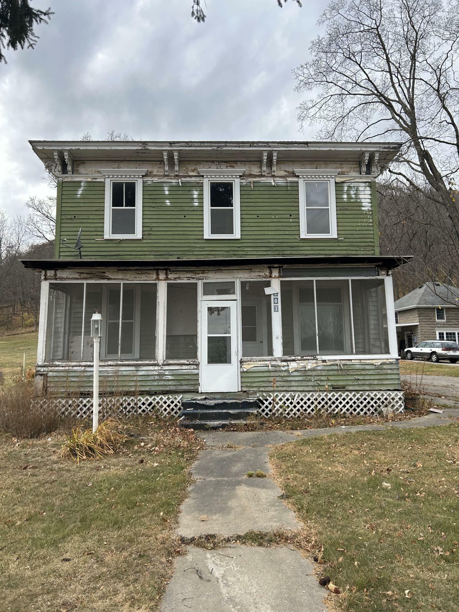 Property Photo:  203 W Stevens Avenue  MN 55971 