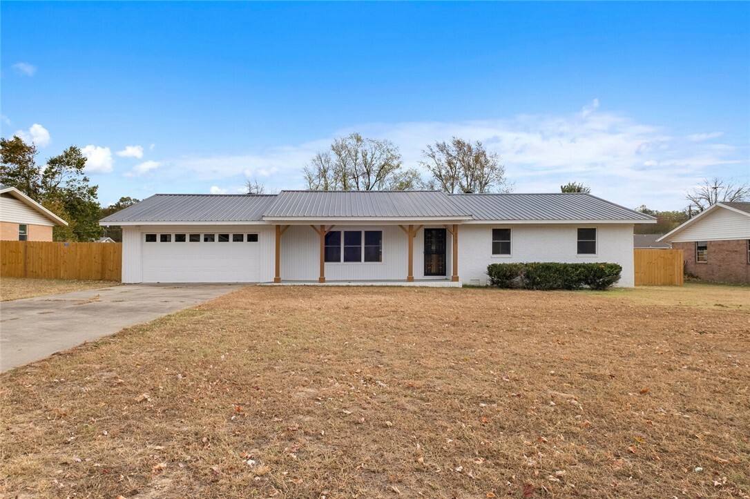 Property Photo: 3507 N Susan Place AR 72756
