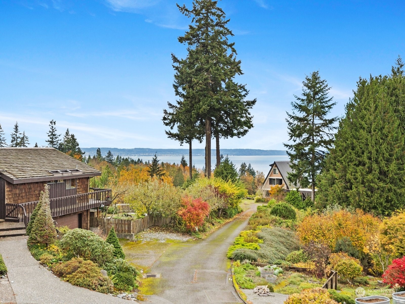 Property Photo:  358  Heather Road  WA 98203 