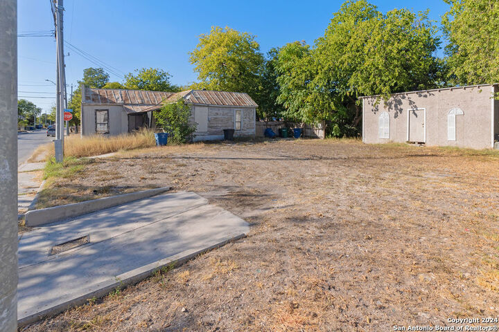 Property Photo: 143 Forrest Ave TX 78204