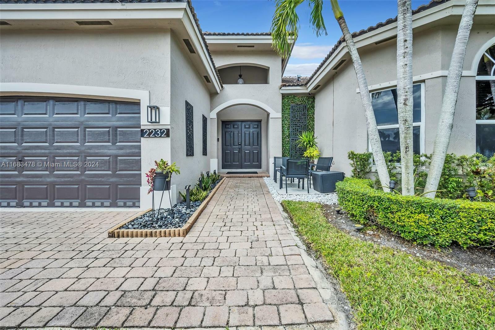 Property Photo:  2232 SE 17th Ave  FL 33035 