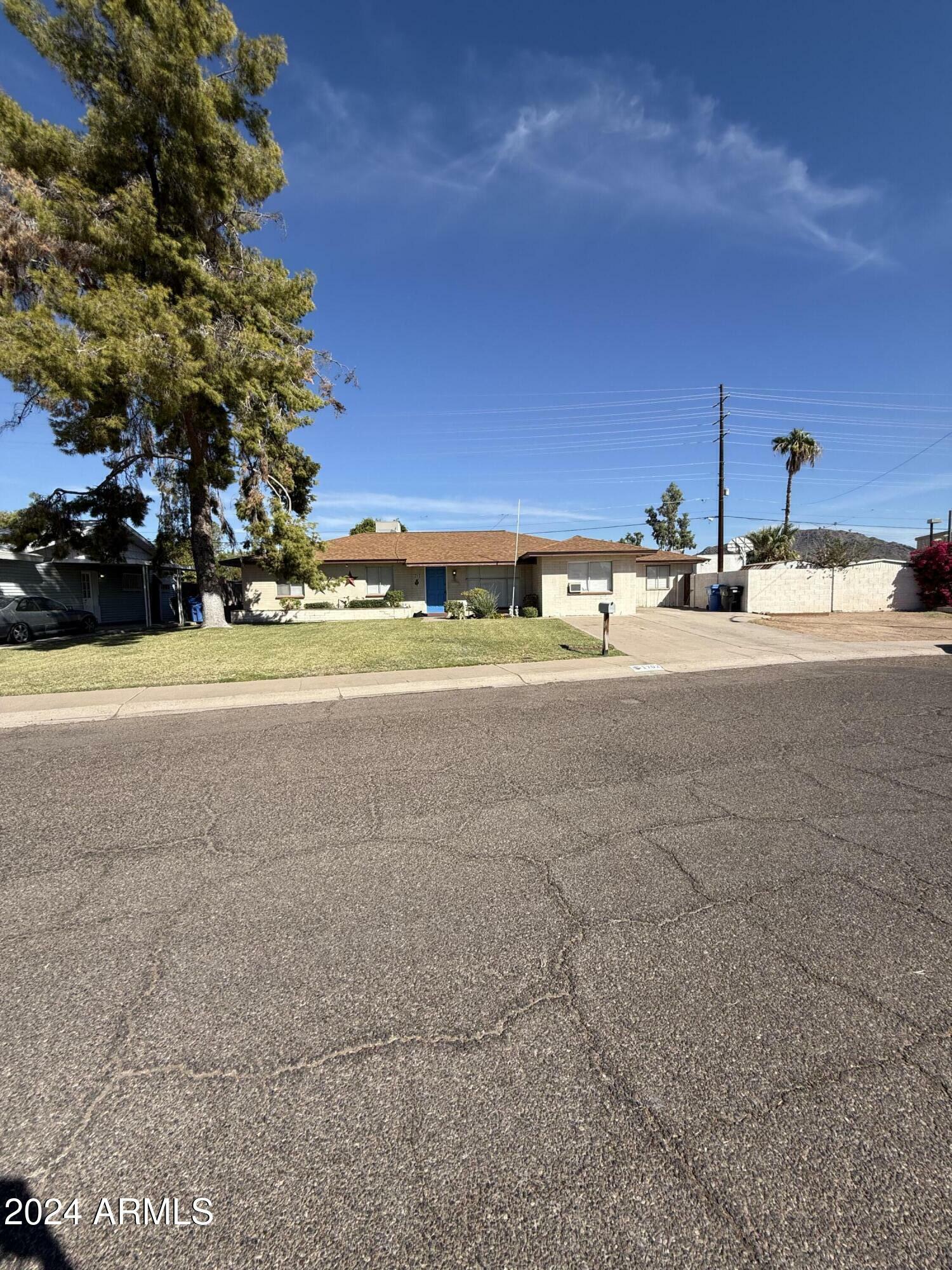 Property Photo:  1702 W Sunnyslope Lane  AZ 85021 