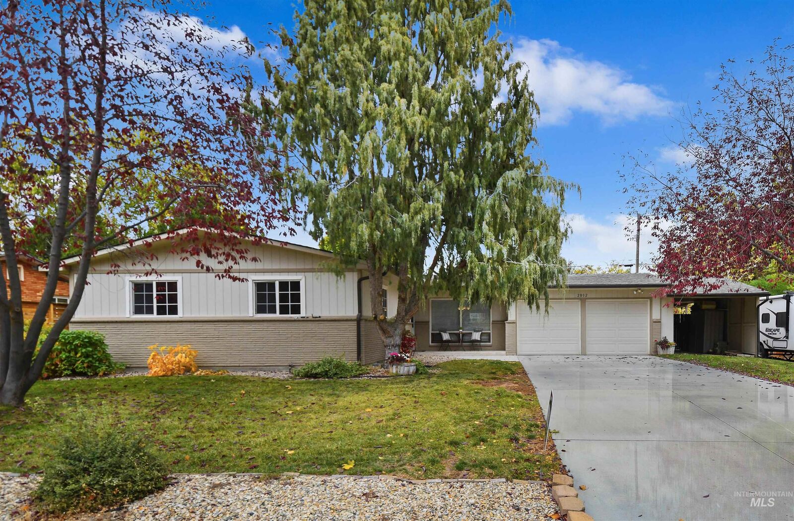 Property Photo:  2802 S Laurelhurst Dr  ID 83705-4537 
