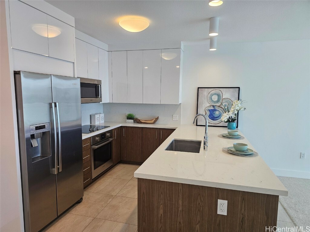 Property Photo:  629 Keeaumoku Street 2208  HI 96814 