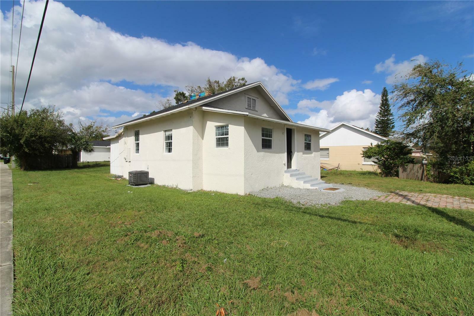Property Photo: 828 Willie Mays Parkway FL 32811