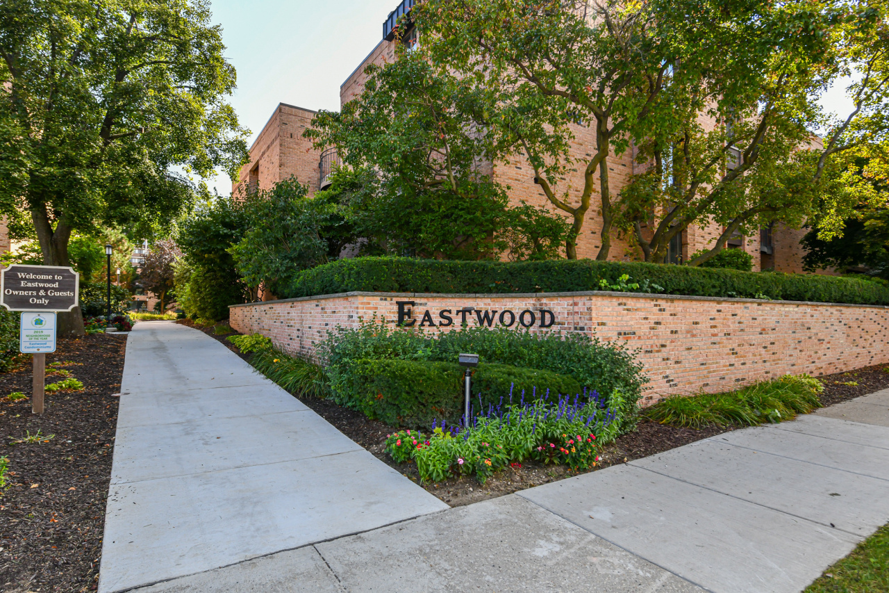 Property Photo:  1906 E Shorewood Blvd 157  WI 53211 