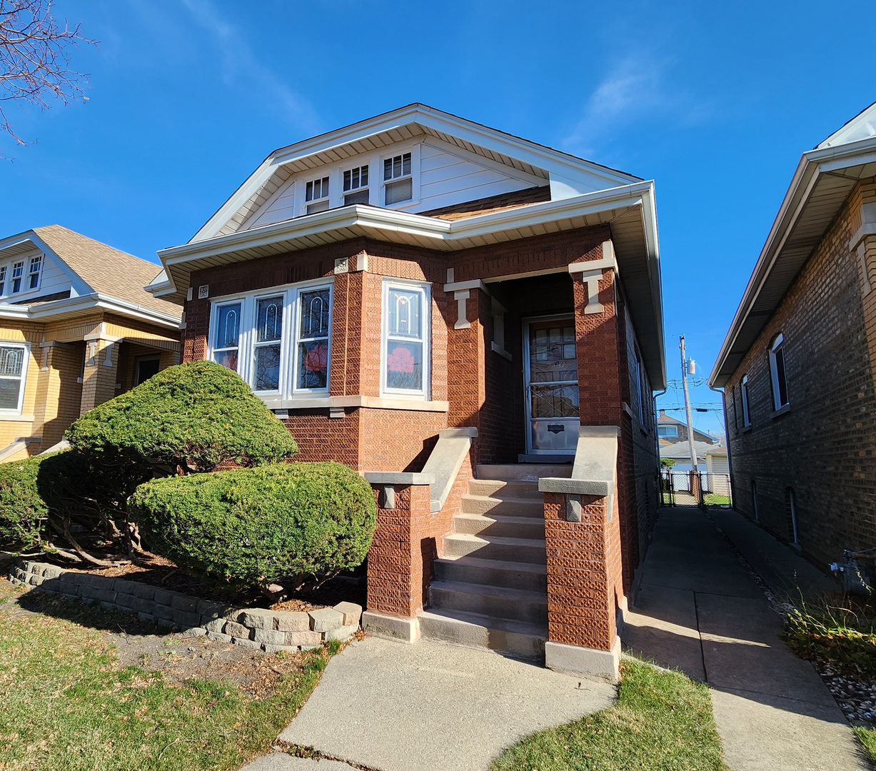 Property Photo:  2437 S Oak Park Avenue  IL 60402 