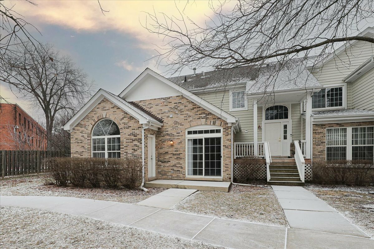 118 Hillwood Place 118  Aurora IL 60506 photo