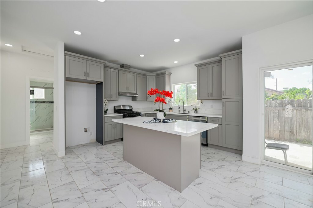 Property Photo:  10498 Mull Avenue  CA 92505 