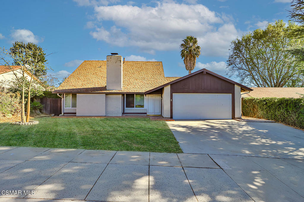 Property Photo:  906 Oakmound Avenue  CA 91320 