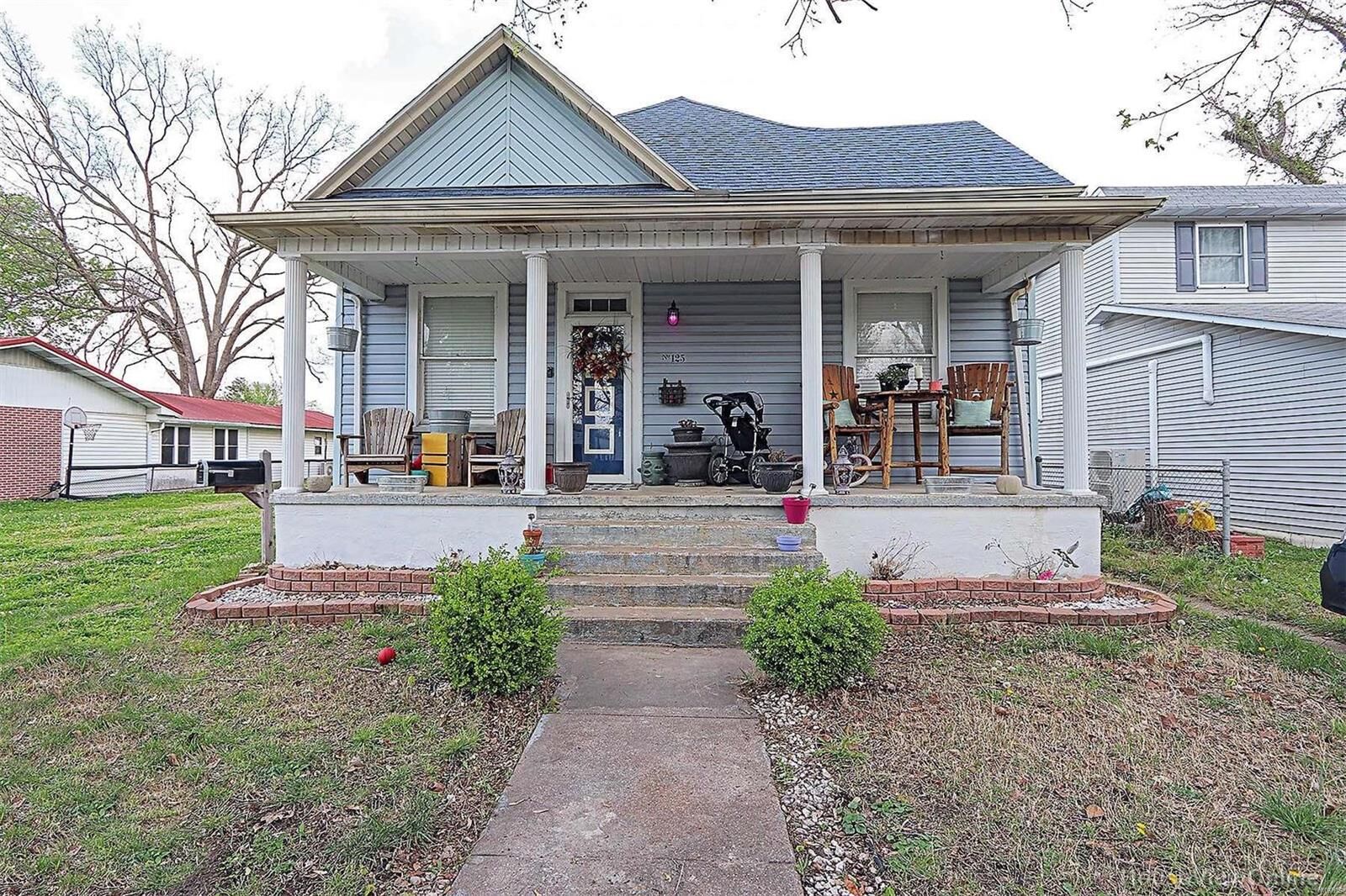Property Photo:  125 Gray Avenue  MO 63740 