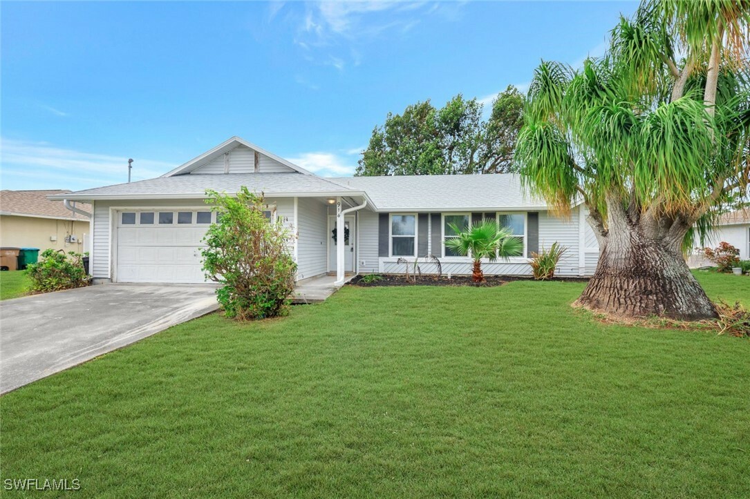 Property Photo: 914 SW 34th Terrace FL 33914