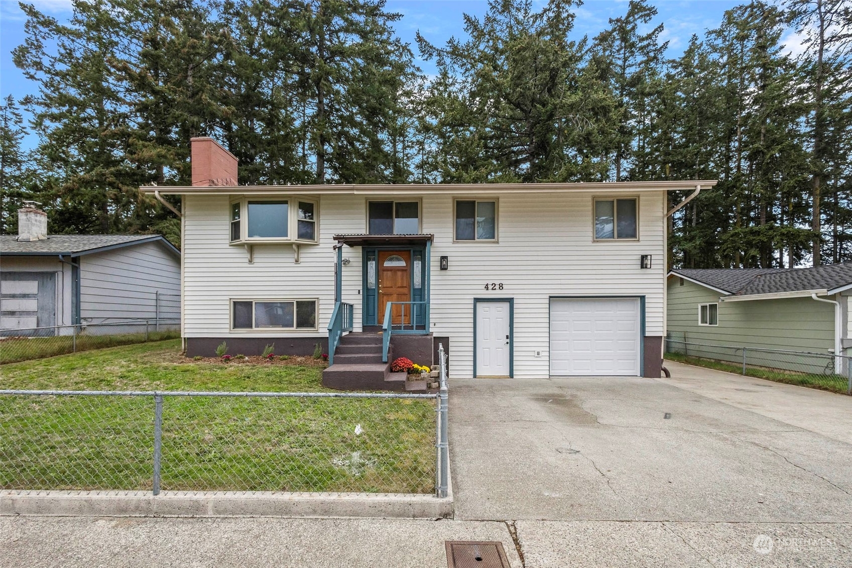 428 NW 8th Avenue  Oak Harbor WA 98277 photo