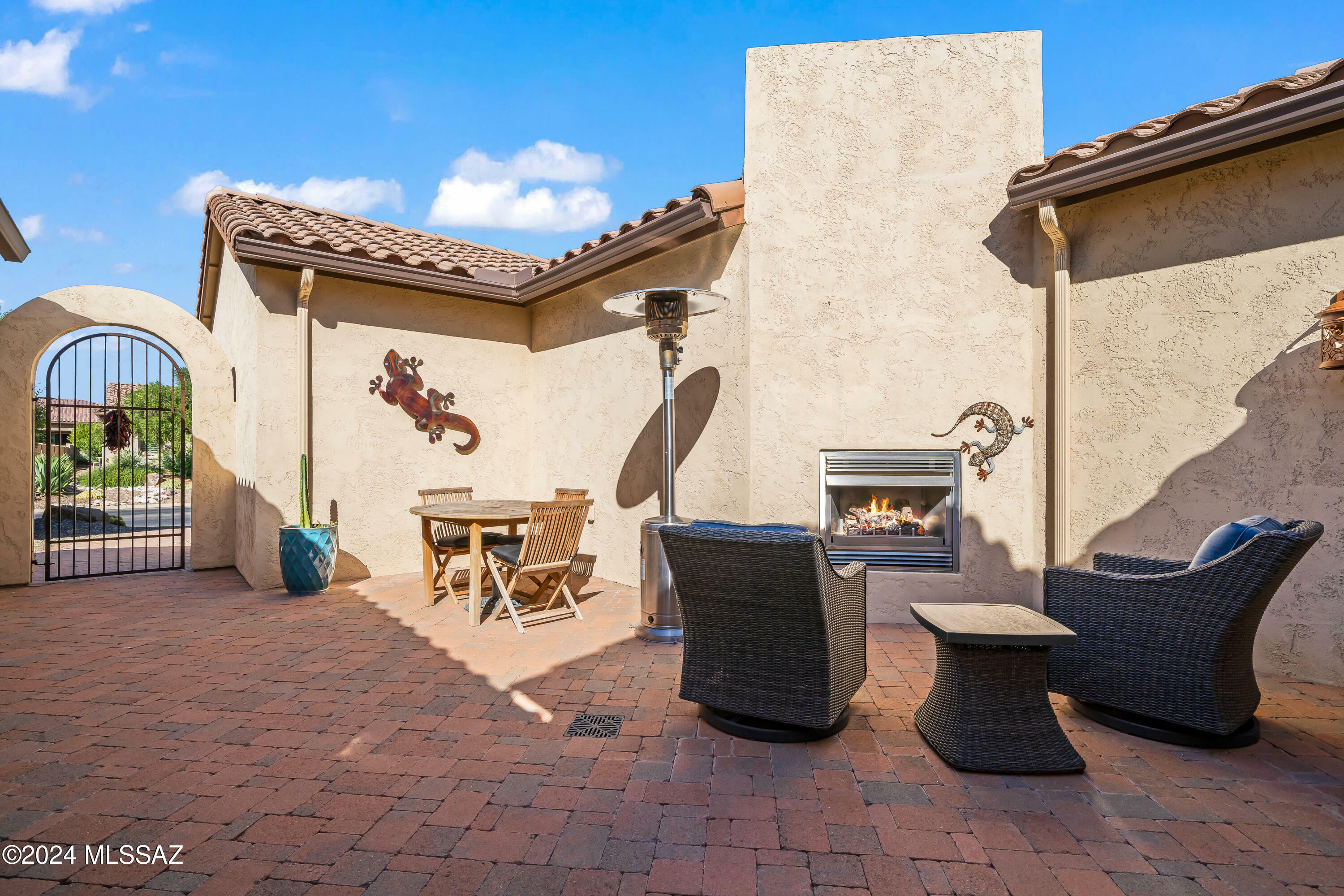 Property Photo:  62817 E Sandlewood Road  AZ 85739 