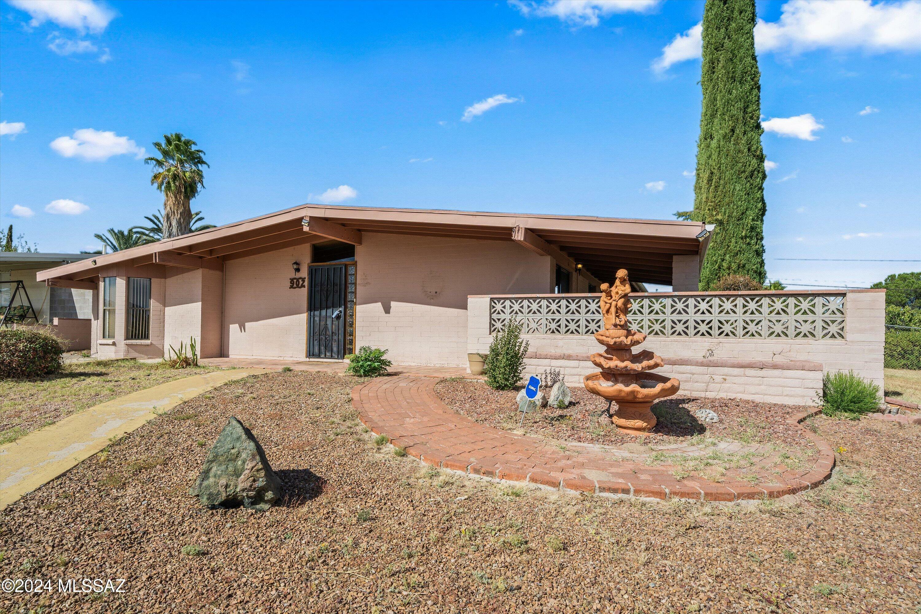 Property Photo:  902 W 2nd Avenue  AZ 85631 